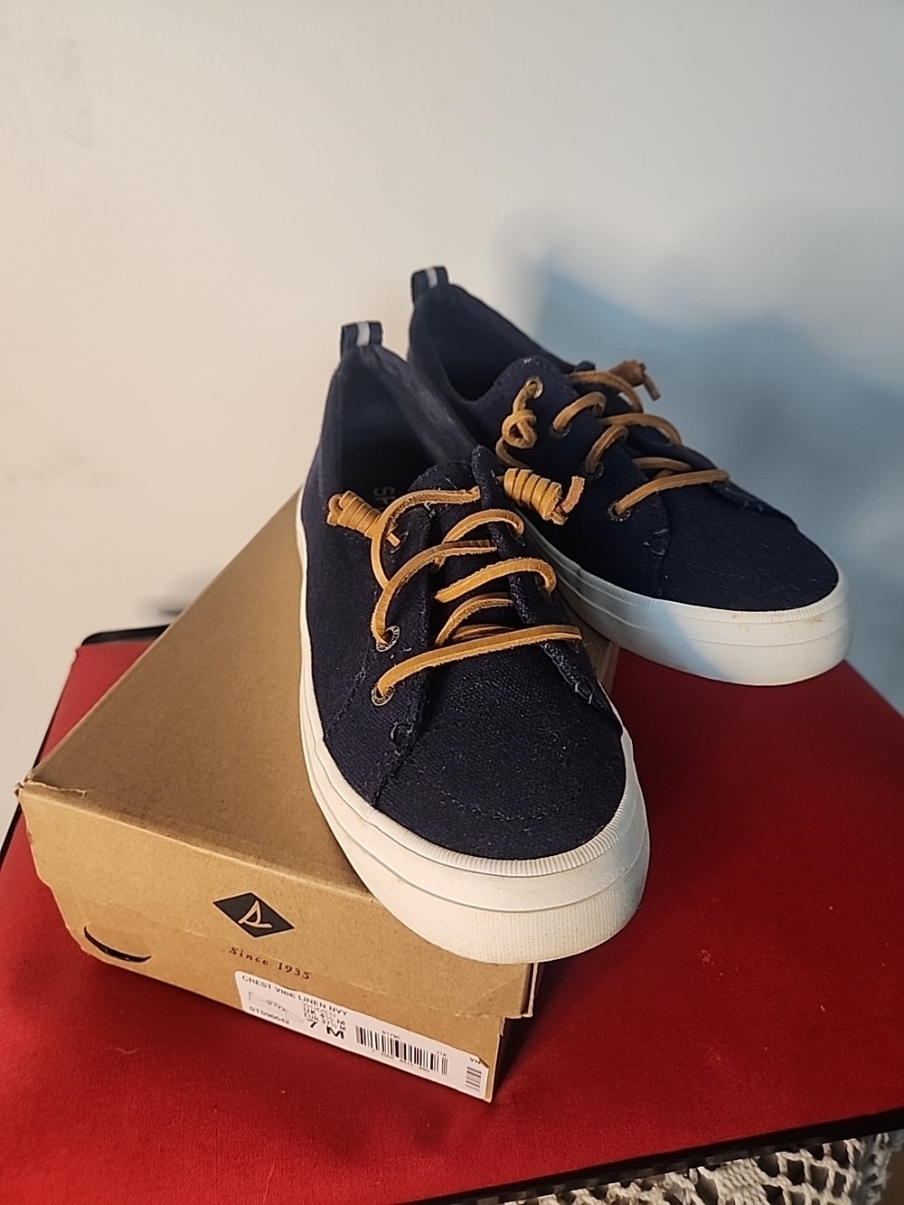 Sperry W Size7M Navy Canvas Sneakers with Tan Laces